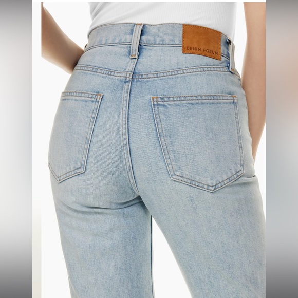 ARITZIA DENIM FORUM HI RISE STRAIGHT JEANS SIZE 28L - Picture 2 of 2